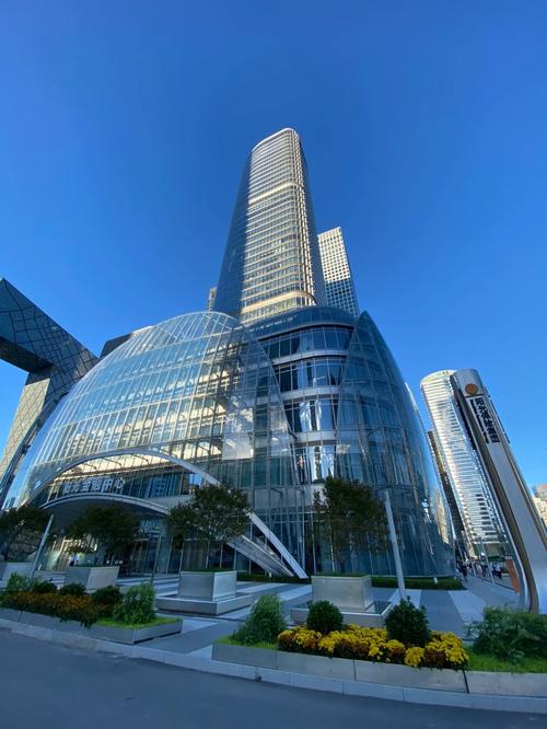 很抱歉，您提供的提示词“众秀大厦最高 众秀科技”信息不足，我无法确定您希望撰写的文章主题和方向。请问您能否补充更多信息，例如 